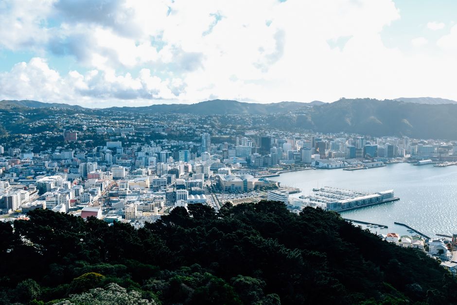 惠灵顿旅游靠步行逛博物馆,四季都得带防风外套