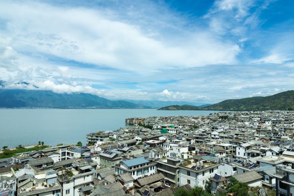 大理古城游玩停两三天,清晨走小巷才见白族民居